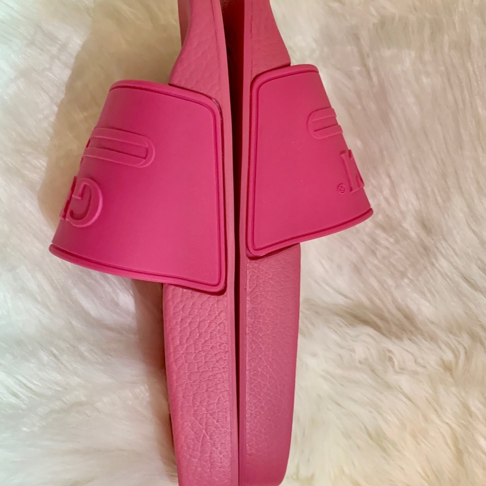 SOLD Gucci Rubber Pink Logo Slides - Picture 6 of 10